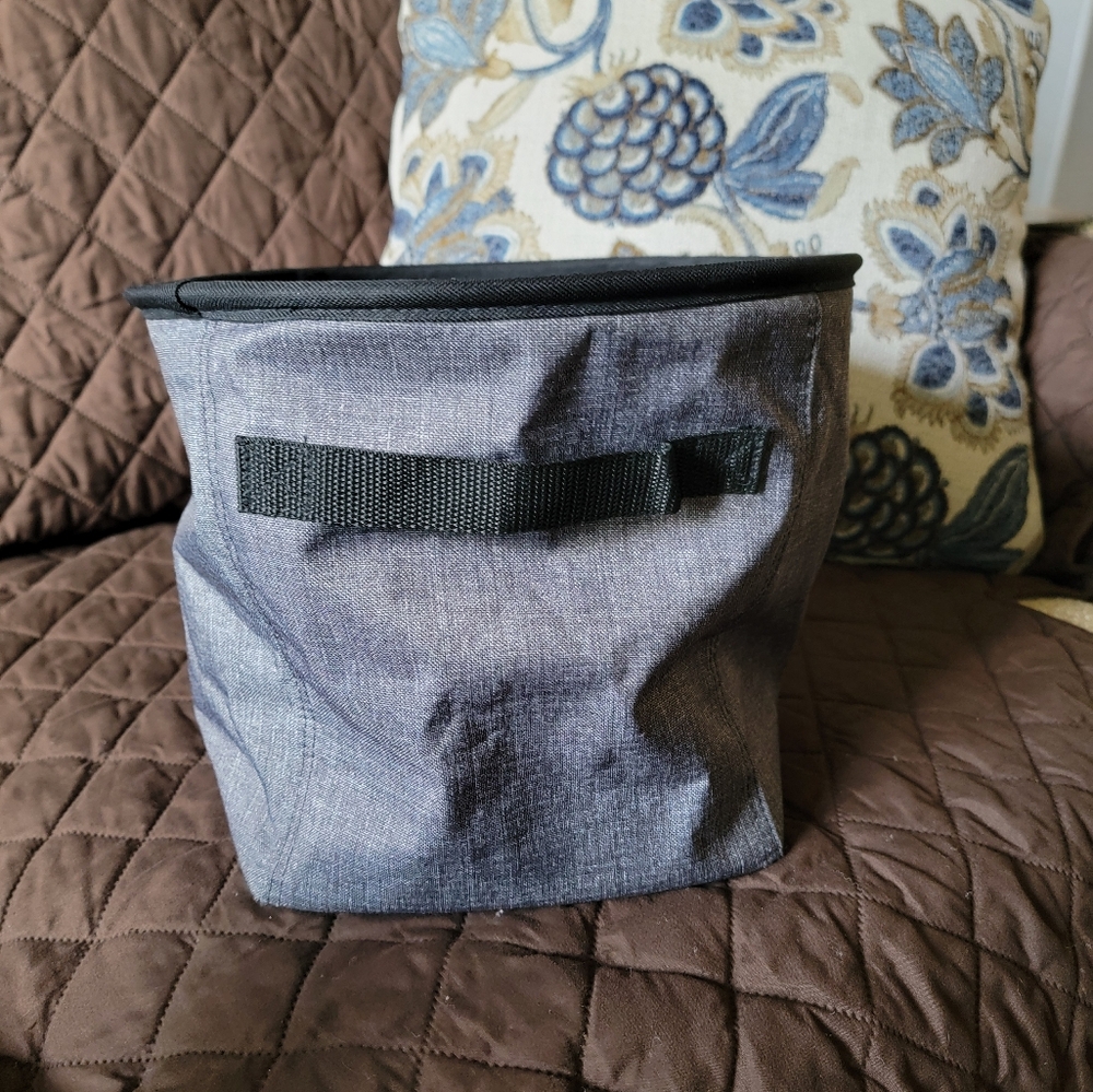 Thirty-One Utility bin with handles